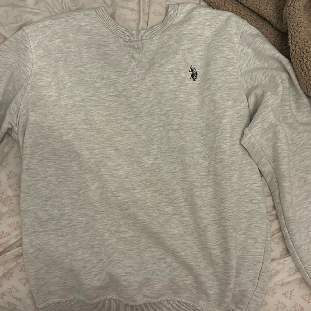 U.S POLO ASSN CREWNECK (SIZE SMALL)